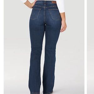 WOMEN'S WRANGLER® HIGH RISE BOLD BOOT JEAN IN color STOCKTON Women’s 4x32